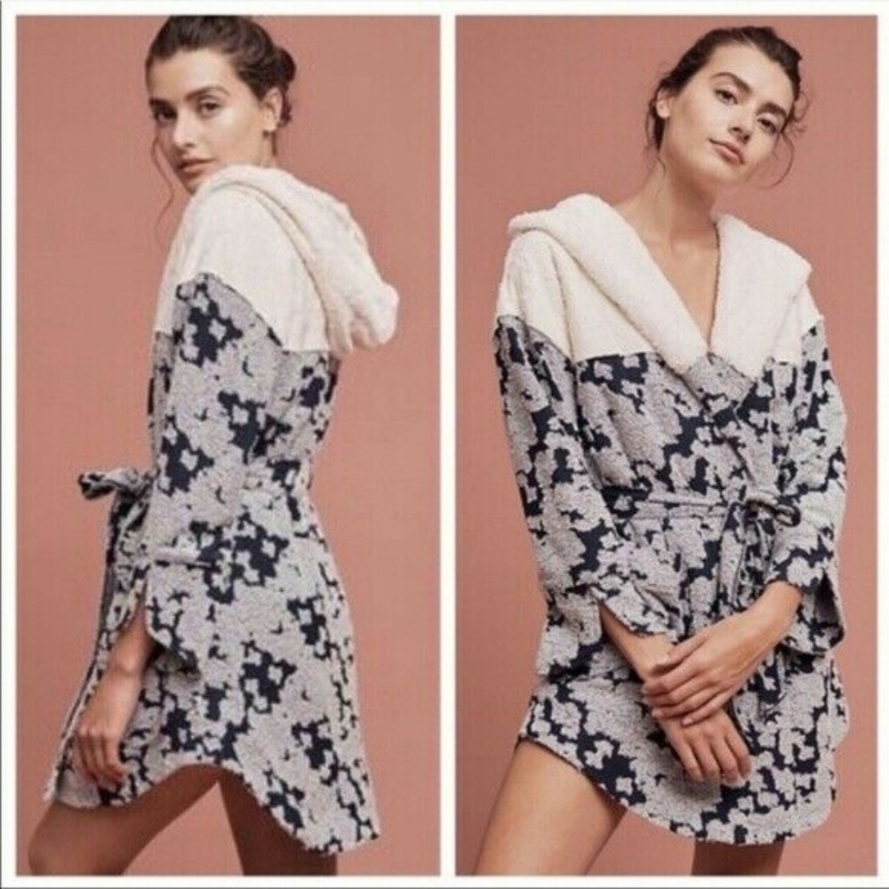 Anthropologie Lilka Sherpa Lined Hooded Navy Robe